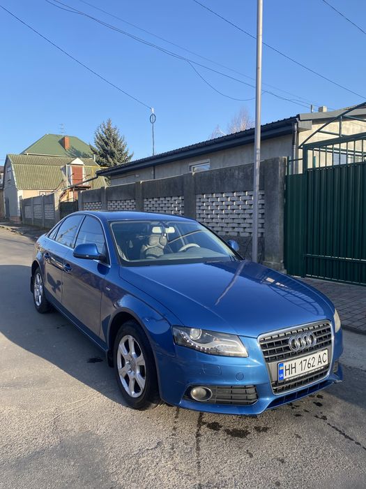 Продам audi a4 b8