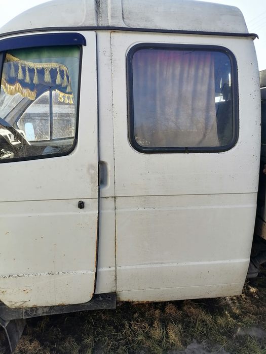 Продається газель в робочому стані з документами  рік випуску 2000рік