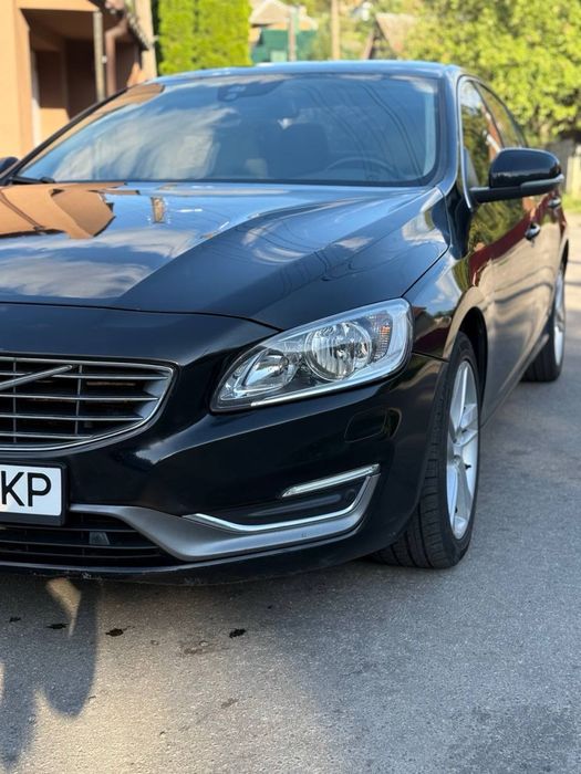 Volvo s60 2013 рік