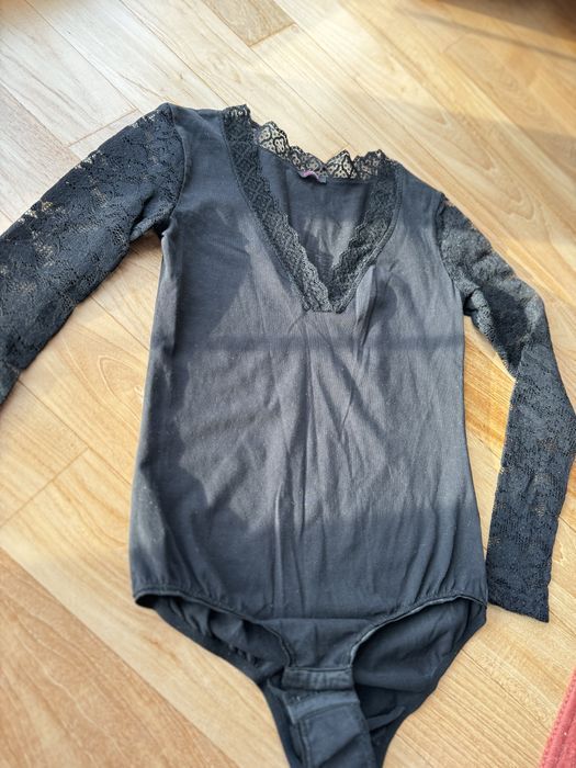 Body z koronką czarna