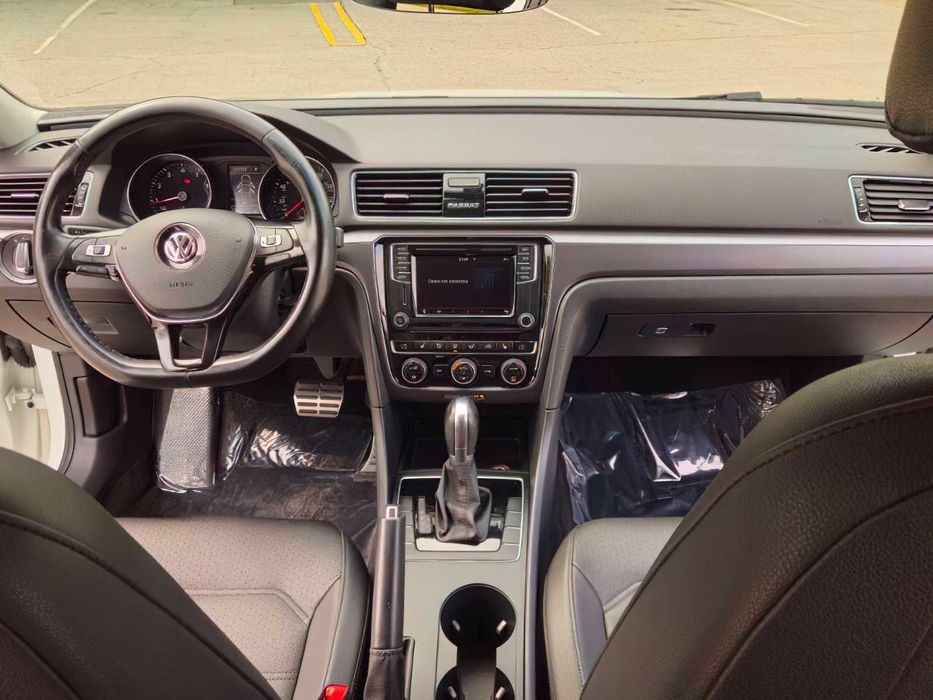 Volkswagen Passat      2018