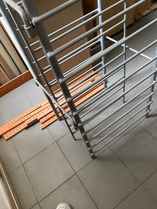 стойка под  хранение рулонов