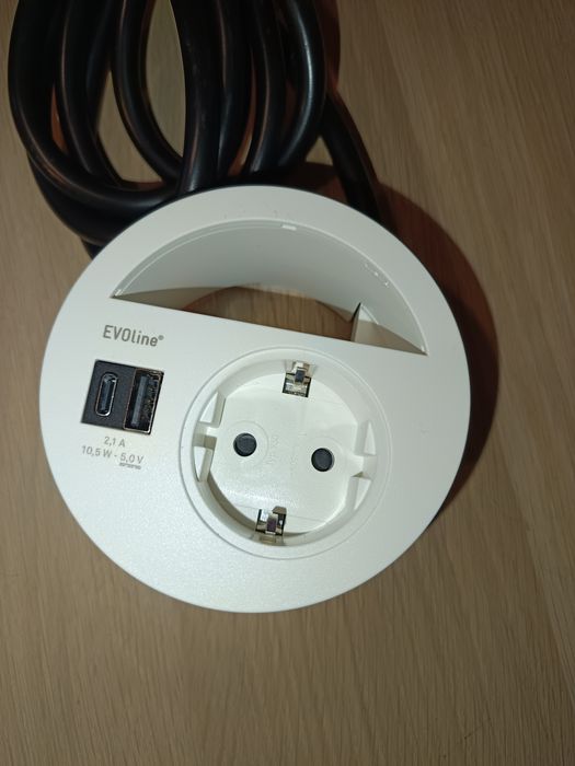 Tomada Evoline Circle 80 com USB e type-C