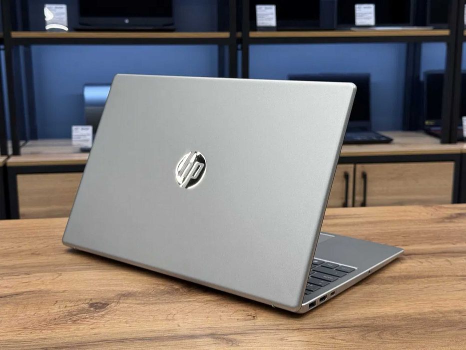 HP 15.6" i5-1334U/16GB/512Nvme na garantia
