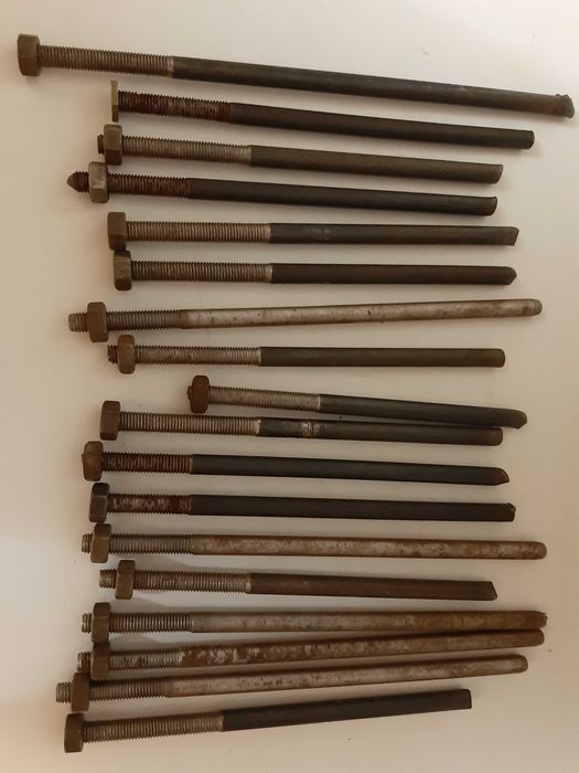 Продам Арматура с резьбой и гайкой