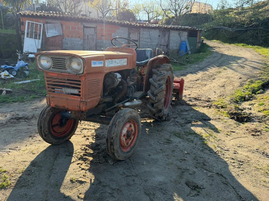kubota L2000 em bom estado