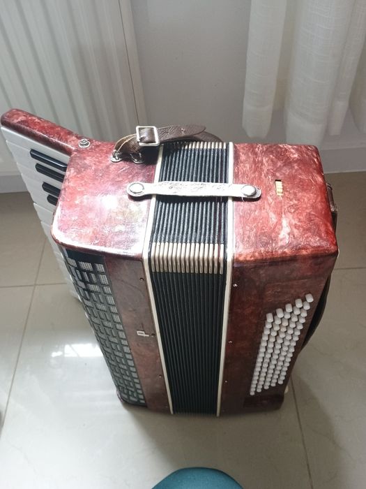Akordeon mezo bardzo dobry stan