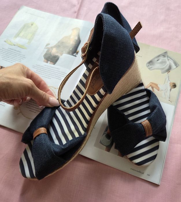 Viralowe granatowe espadryle na koturnie Atmosphere rozmiar 41 l