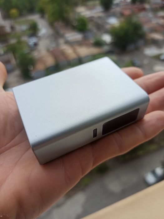 Повербанк (Power bank) 10000 mAh зі швидкою зарядкою. Компактний і надійний.