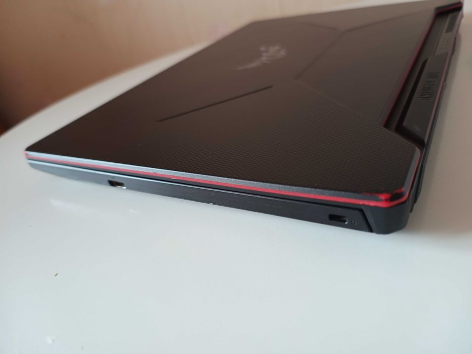 ASUS TUF FX506L i5-10300H 16Gb nVIDIA GTX1650 4Gb SS512Gb 144Hz