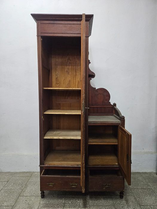 Stara stylowa szafa do przedpokoju holu