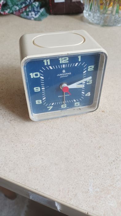 Часы будильник  Junghans. Винтаж.