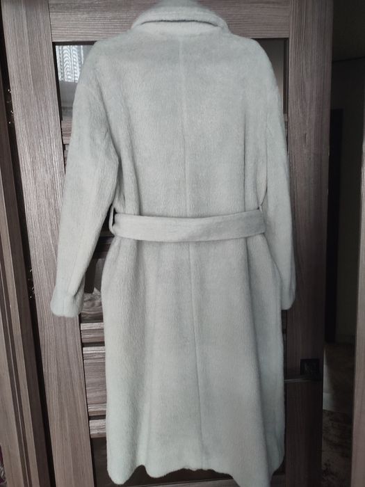 Продам пальто на весну-осінь