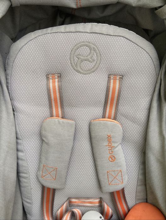 Продам cybex BeezyS2+2