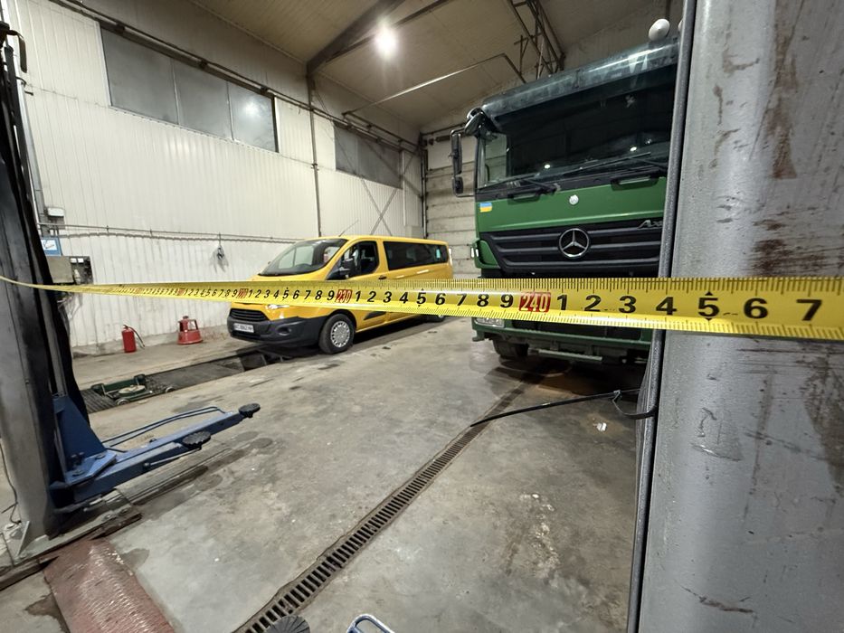 Гідравлічний підйомник 2.5 т для СТО Zippo