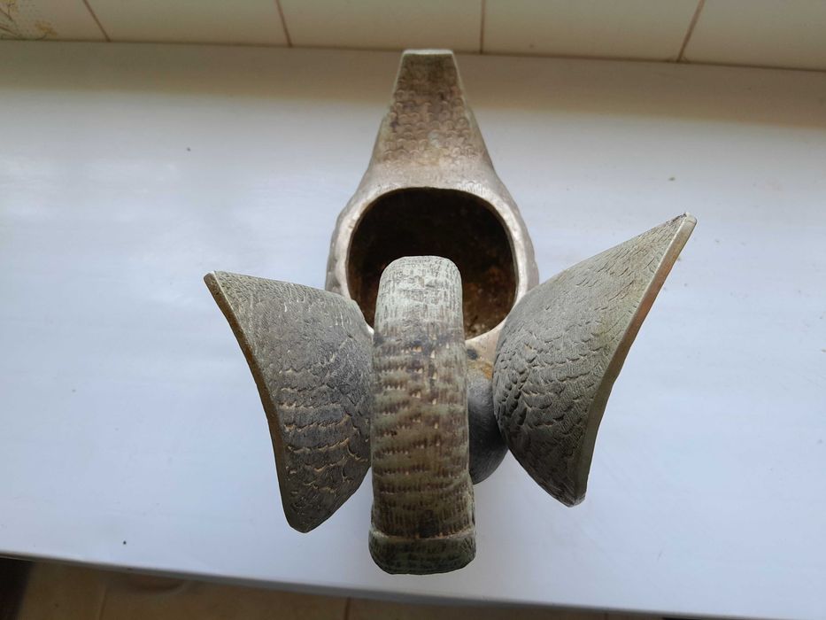 Pato decorativo em metal