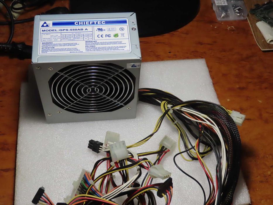 Брендовий блок живленя  Chieftec GPS-550AB 550W