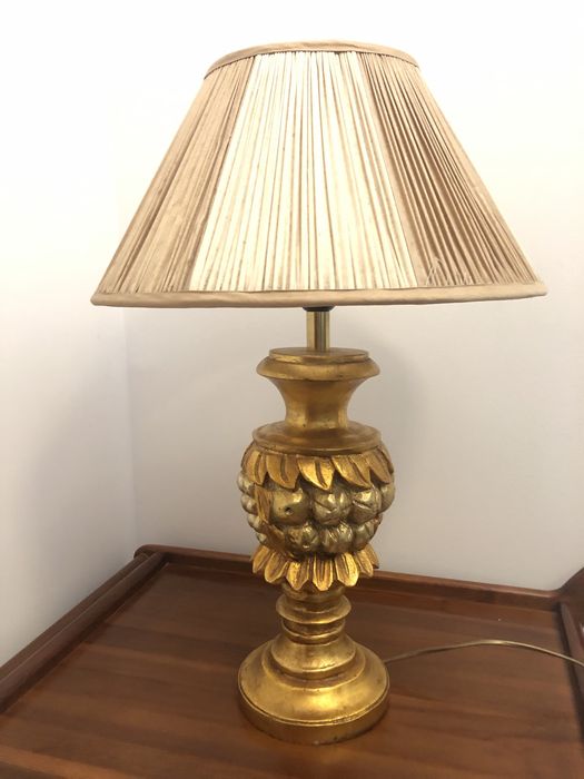 Candeeiro em Madeira Dourada óptimo para iluminação e.decoração