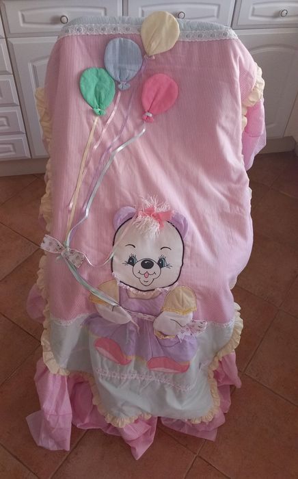 COLCHA para CAMA de BEBÉ,CRIANÇA Com bonito padrão. Quarto criança.