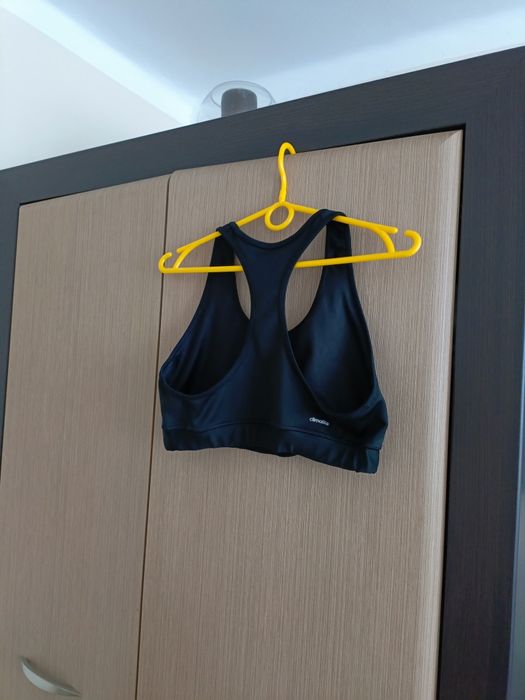 Czarny top sportowy Adidas, rozmiar L – stan idealny