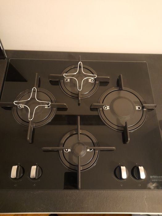 Варочна поверхня Hotpoint Ariston