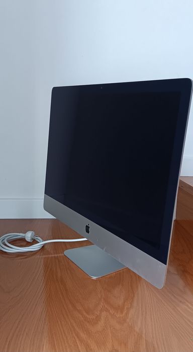 iMac 27'' i7 SSD 2TB, 32Gb Ram, Gráfica 4GB, teclado e rato apple