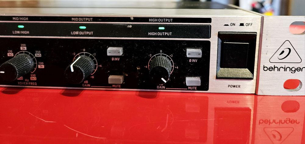 Behringer CX2310 Zwrotnica Crossover