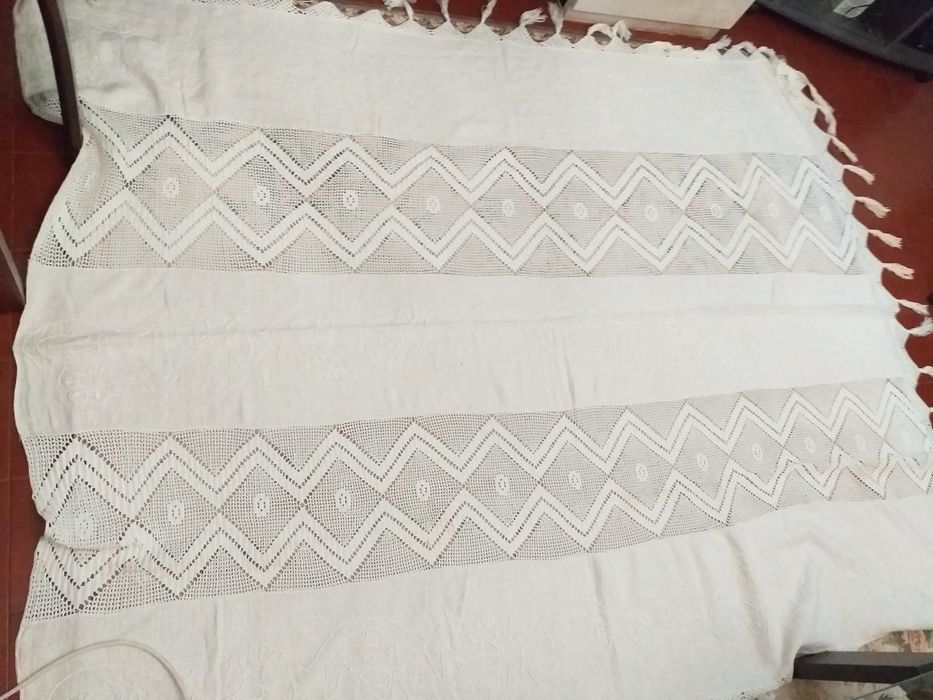 Colcha cama linho, crochet e bordada