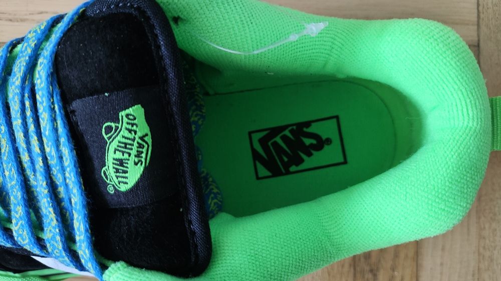 Sprzedam buty Vans KNU Skool 42