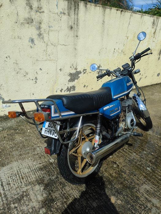 Mota Suzuki 125 bom estado