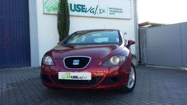 Pinça travão / maxila de travão frente esquerda SEAT Leon (1P1)