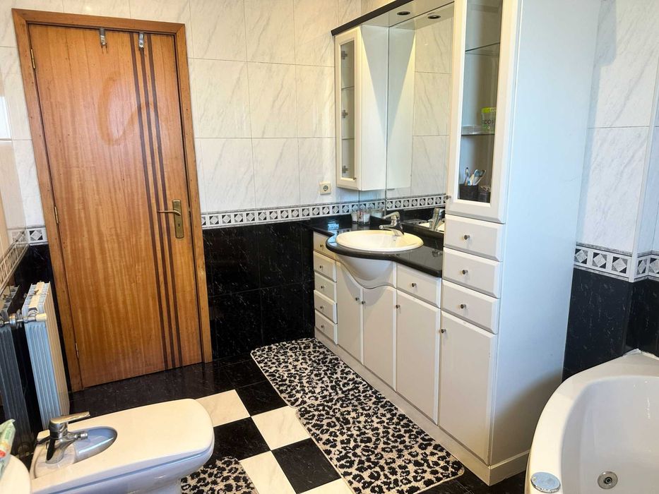 Quarto Mobilado com Varanda em Avintes – Vila Nova de Gaia