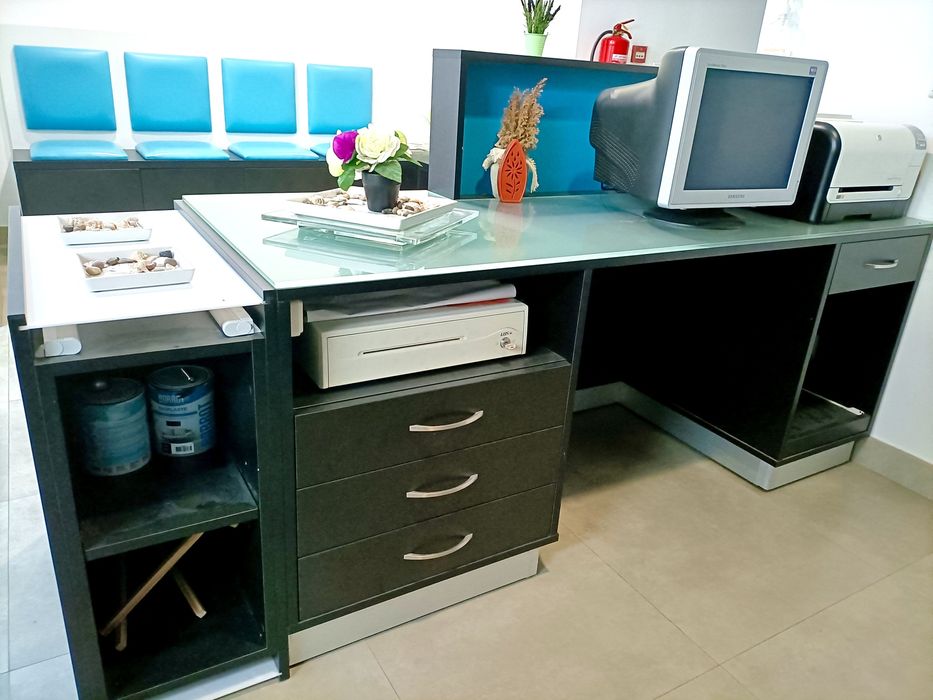 Balcão recepção com luz