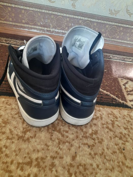 Кросівки Nike Air Jordan 1 mid