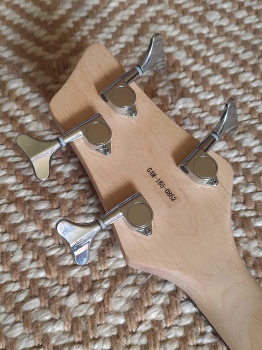 Baixo fretless como novo