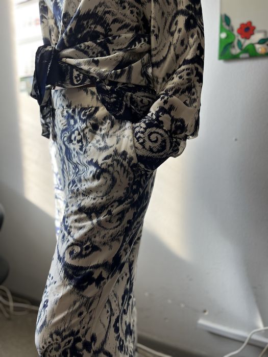 Продаю костюм зара