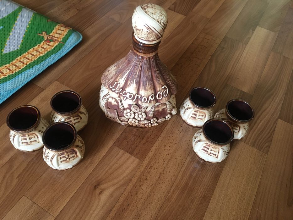 Кувшин графин с рюмками глиняный