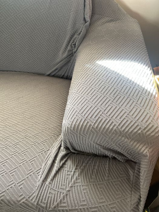 Dois sofas com proteccoes