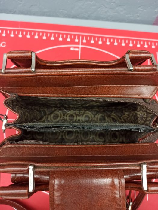 Жіноча стильна сумка коричневого кольору