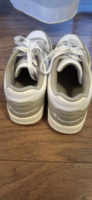 Buty Champion białe mało używane 44