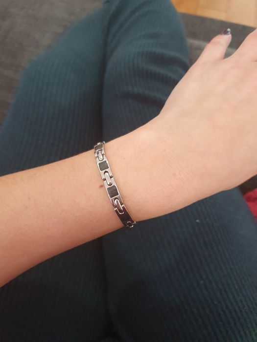 Pulseira em aço e preto