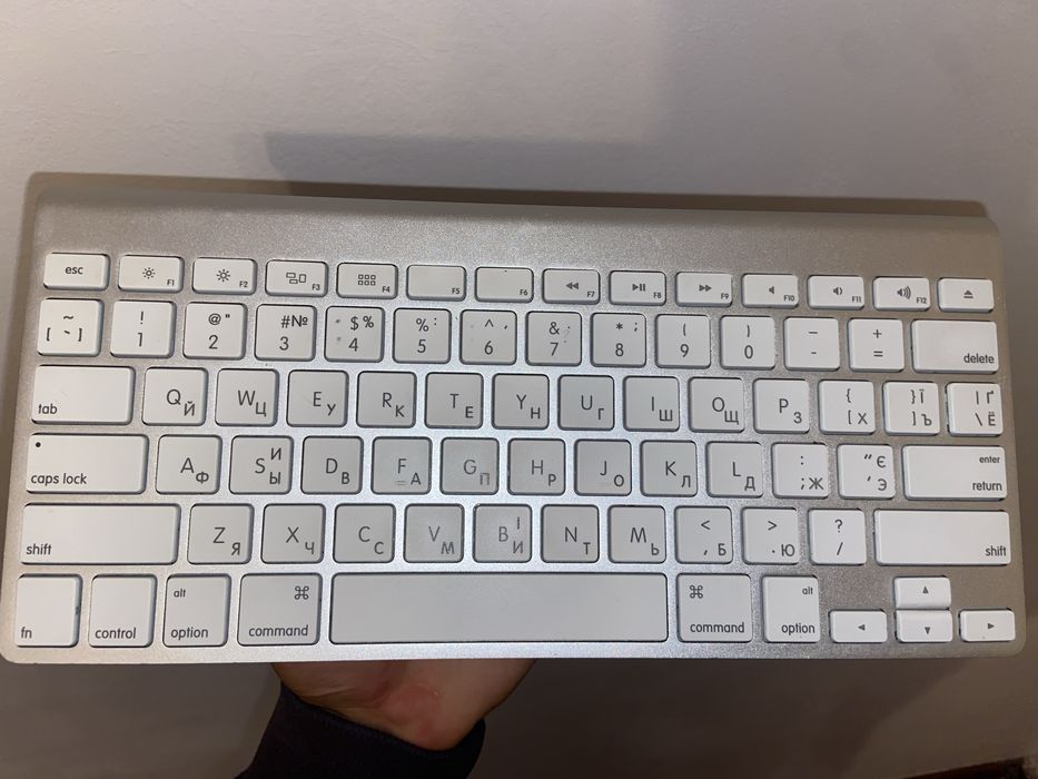 Apple keyboard (teclado) клавиатура with English and Russian layout64309737812995120