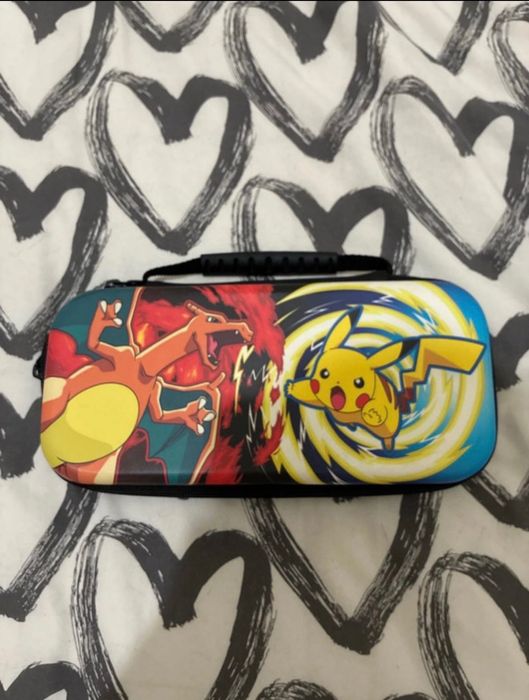 Nintendo Switch OLED (2022) Branca + Bolsa Pokémon