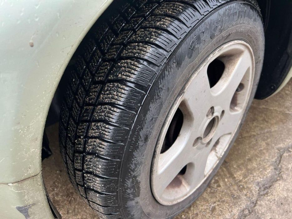 Продам тойоту яріс