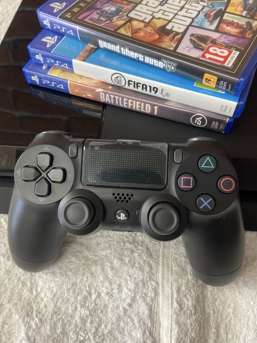 Ps4 c/3 jogos, 1 comando e suporte