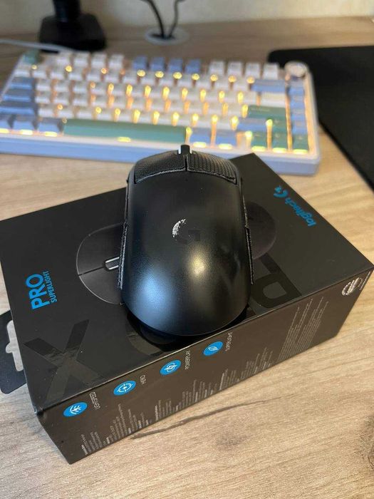 Миша Logitech Superlight