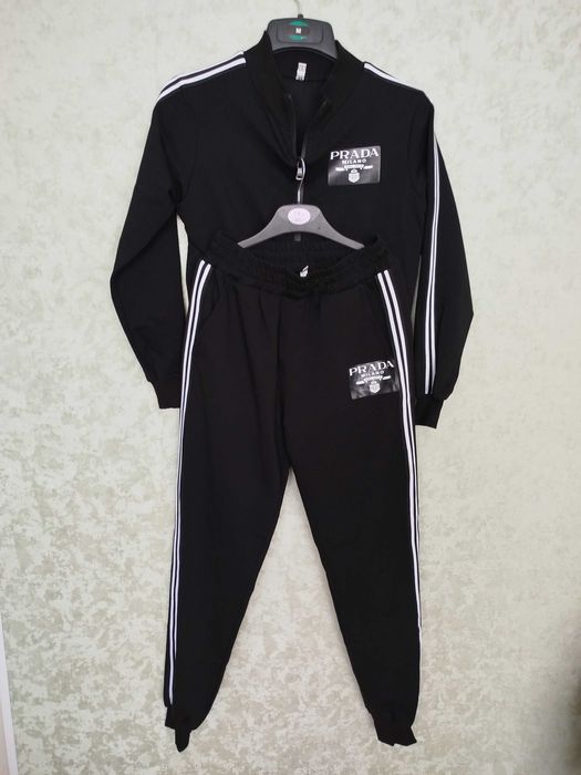 Жіночий спортивний костюм  PRADA
