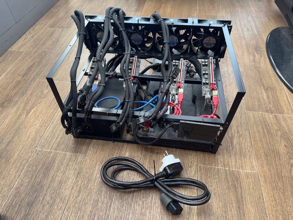 Майнінг ферма на 4-ри карти (Тушка/Корпус)