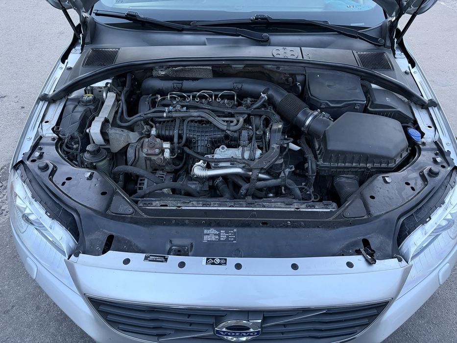 Volvo V70 надійний та комфортиний танк для подорожі