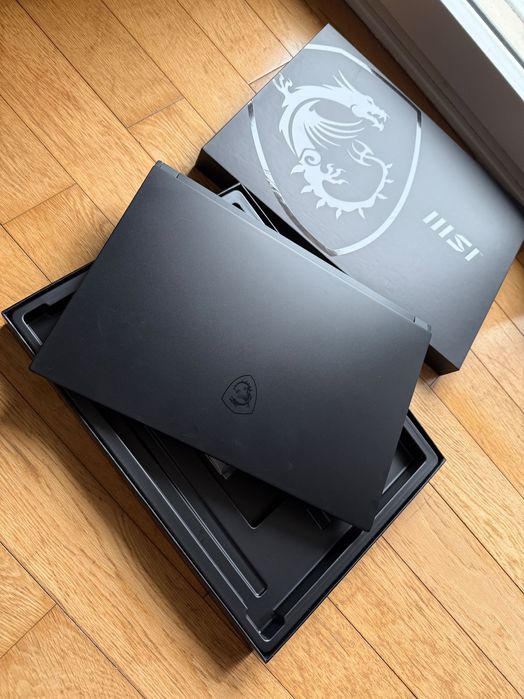 Portátil MSI 15.6" Stealth GS66 12UHS